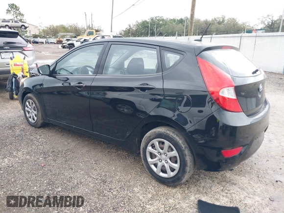 2013 Hyundai Accent GS z VIN KMHCT5AE7DU096831, wystawiony jako IAAI lot #41656690 z przebiegiem 91 442 mil mil oraz . Historia ofert i sprzedaży dostępna na DreamBid. Obrazek 3.