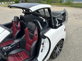 2017 Mercedes-Benz SLC 43 AMG z VIN WDDPK6GA5HF131952, wystawiony jako Copart lot #57534775 z przebiegiem 10 029 mil mil oraz Szkody całkowita. Historia ofert i sprzedaży dostępna na DreamBid. Obrazek 12.