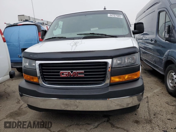2021 GMC Savana Cargo z VIN 1GTW7AFP7M1247760, wystawiony jako Copart lot #48441295 z przebiegiem 49 586 mil mil oraz Szkoda całkowita • Salvage title. Historia ofert i sprzedaży dostępna na DreamBid. Obrazek 5.