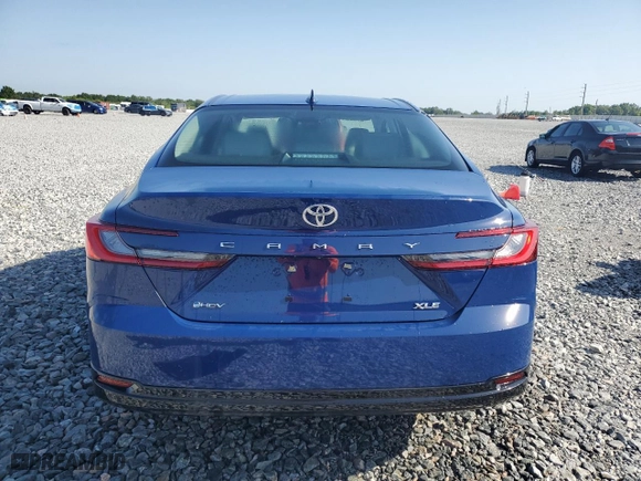 2025 Toyota Camry LE with VIN 4T1DAACK0SU053452, listed as a Copart auction lot 52866985 with 2 mi miles and Salvage Title. Bid and sale history available at carsss.com. Image 6.