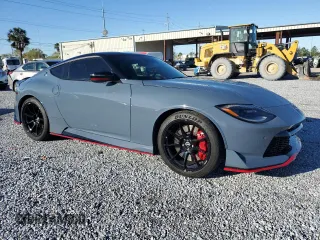2024 Nissan Z Nismo с VIN JN1BZ4CH0RM360854, выставлен на аукционе Copart как лот 45712705 с пробегом 24 237 миль миль и Списание • Salvage title. История ставок и продаж доступна на DreamBid. Изображение 4.