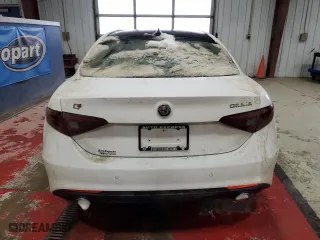 2020 Alfa Romeo Giulia Ti Sport with VIN ZARFANBN1L7636408, listed as a Copart auction lot 88179835 with 31,604 mi miles and Salvage Title. Bid and sale history available at carsss.com. Image 6.