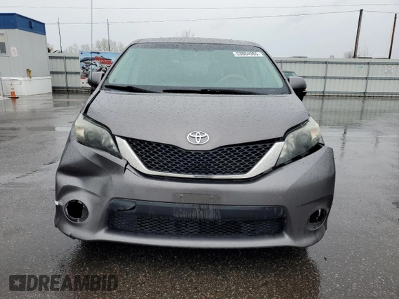 2011 Toyota Sienna SE with VIN 5TDXK3DC9BS135900, listed as a Copart auction lot 53864965 with 217,198 mi miles and Salvage Title. Bid and sale history available at DreamBid. Image 5.