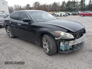 2013 Infiniti M with VIN JN1BY1AR9DM600490, listed as a IAAI auction lot 41248655 with 125,167 mi miles. Bid and sale history available at carsss.com. Image 1.