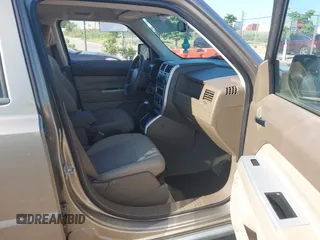 2008 Jeep Patriot Sport with VIN 1J8FF28W38D705224, listed as a IAAI auction lot 42642025 with 111,653 mi miles and . Bid and sale history available at DreamBid. Image 5.