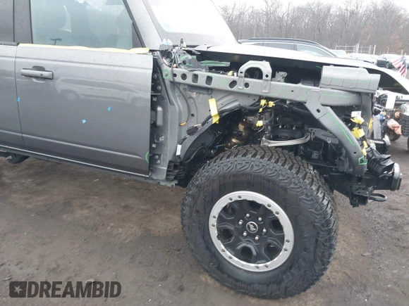 2023 Ford Bronco z VIN 1FMEE5DP4PLB54095, wystawiony jako IAAI lot #41445801 z przebiegiem 12 170 mil mil oraz . Historia ofert i sprzedaży dostępna na DreamBid. Obrazek 18.