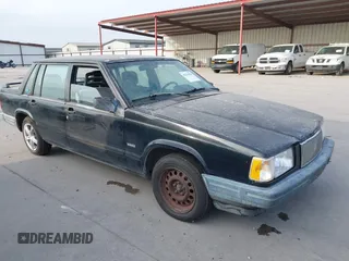 1991 Volvo 740 z VIN YV1FA8841M2525280, wystawiony jako IAAI lot #42151096 z przebiegiem 228 705 mil mil oraz . Historia ofert i sprzedaży dostępna na DreamBid. Obrazek 1.