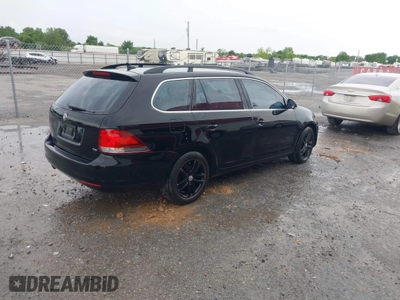2014 Volkswagen Jetta TDI w/Sunroof z VIN 3VWPL7AJ4EM609051, wystawiony jako IAAI lot #42144472 z przebiegiem 149 686 mil mil oraz . Historia ofert i sprzedaży dostępna na DreamBid. Obrazek 4.