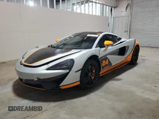 2017 McLaren 570S z VIN SBM13DAA6HW002345, wystawiony jako Copart lot #69572144 z przebiegiem 22 164 mil mil oraz Szkody całkowita. Historia ofert i sprzedaży dostępna na DreamBid. Obrazek 1.