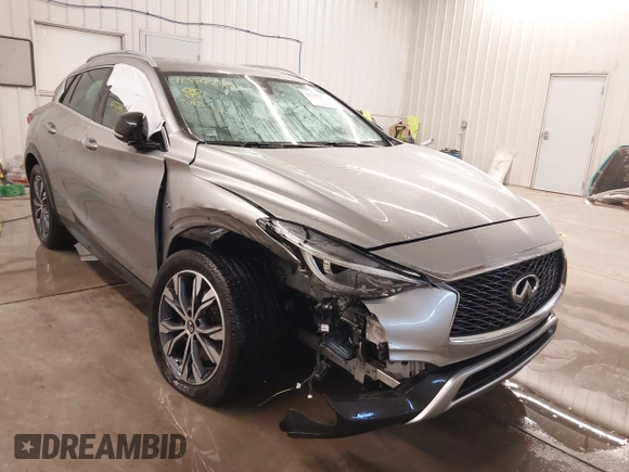 2017 Infiniti QX30 Luxury with VIN SJKCH5CR6HA038610, listed as a IAAI auction lot 41379870 with 90,402 mi miles. Bid and sale history available at carsss.com. Image 1.