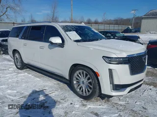 2021 Cadillac Escalade ESV Premium Luxury z VIN 1GYS4LKL7MR162757, wystawiony jako IAAI lot #41606206 z przebiegiem 81 650 mil mil oraz . Historia ofert i sprzedaży dostępna na DreamBid. Obrazek 1.