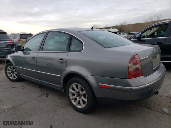 2004 Volkswagen Passat Sedan GLS with VIN WVWPE63B24E304424, listed as a Copart auction lot 82697274 with 454,720 mi miles and Non Repairable. Bid and sale history available at carsss.com. Image 2.
