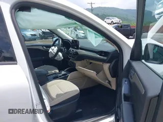 2021 Ford Escape SE with VIN 1FMCU9G61MUA30151, listed as a IAAI auction lot 42447587 with 47,746 mi miles and . Bid and sale history available at DreamBid. Image 5.
