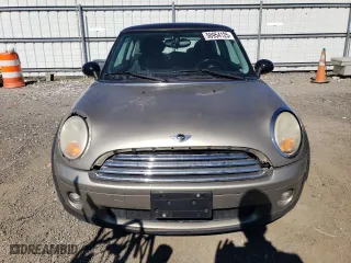 2009 MINI Cooper Hardtop with VIN WMWMF33549TW77649, listed as a Copart auction lot 50954125 with 115,061 mi miles and Clean Title. Bid and sale history available at carsss.com. Image 5.