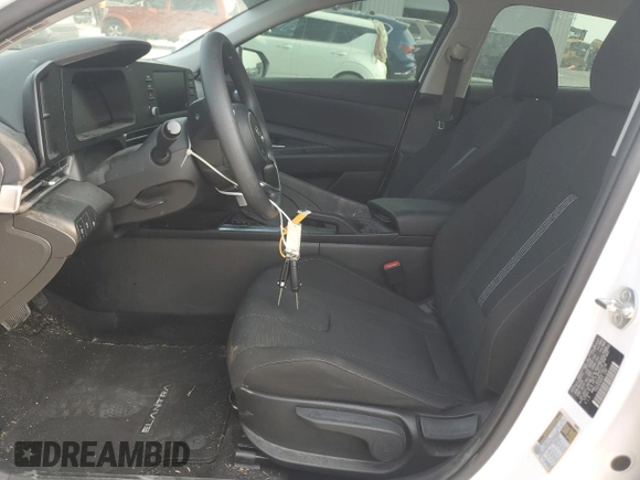 2024 Hyundai Elantra SE z VIN KMHLL4DG0RU786726, wystawiony jako Copart lot #58753815 z przebiegiem 14 065 mil mil oraz Szkoda całkowita • Salvage title. Historia ofert i sprzedaży dostępna na DreamBid. Obrazek 7.