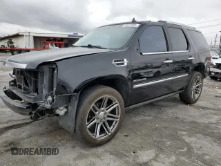 2014 Cadillac Escalade Platinum z VIN 1GYS4DEFXER191876, wystawiony jako Copart lot #45021985 z przebiegiem Nie podano mil oraz Szkody całkowita. Historia ofert i sprzedaży dostępna na DreamBid. Obrazek 1.