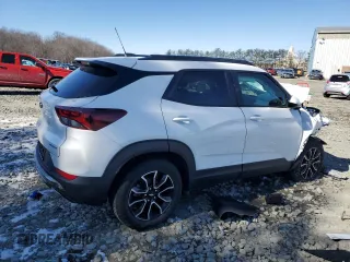 2022 Chevrolet TrailBlazer ACTIV with VIN KL79MVSLXNB070775, listed as a Copart auction lot 46304335 with 38,388 mi miles and Salvage Title. Bid and sale history available at carsss.com. Image 3.