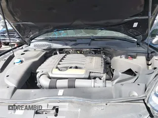 2016 Porsche Cayenne z VIN WP1AA2A21GKA13124, wystawiony jako IAAI lot #41698986 z przebiegiem 73 984 mil mil oraz . Historia ofert i sprzedaży dostępna na DreamBid. Obrazek 10.