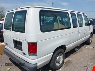 2006 Ford Econoline Passenger XL with VIN 1FMRE11WX6DA34316, listed as a IAAI auction lot 42035725 with 235,638 mi miles. Bid and sale history available at carsss.com. Image 6.