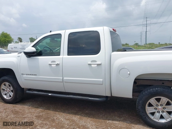 2007 Chevrolet Silverado 1500 LT w/1LT with VIN 3GCEK13387G506628, listed as a IAAI auction lot 42087661 with 270,119 mi miles. Bid and sale history available at carsss.com. Image 13.