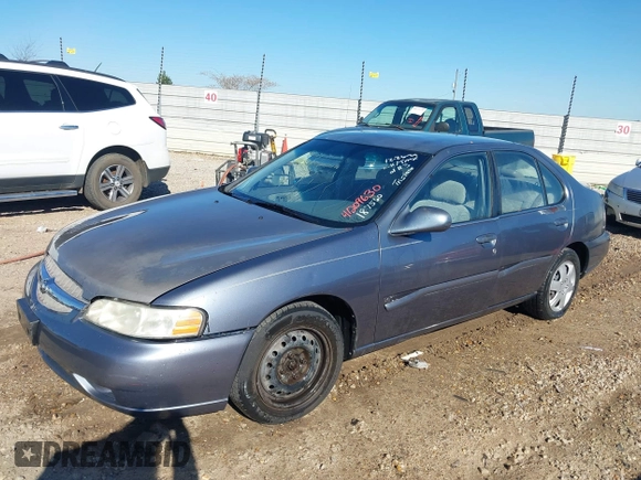 2000 Nissan Altima XE with VIN 1N4DL01D2YC187560, listed as a IAAI auction lot 41209630 with 231,442 mi miles and . Bid and sale history available at carsss.com. Image 2.