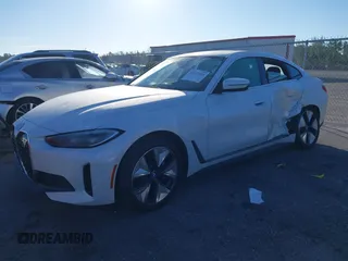 2024 BMW i4 eDrive35 z VIN WBY43AW04RFT05287, wystawiony jako IAAI lot #41427545 z przebiegiem 6 347 mil mil oraz . Historia ofert i sprzedaży dostępna na DreamBid. Obrazek 20.