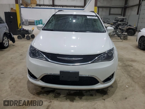2017 Chrysler Pacifica Touring L z VIN 2C4RC1BG6HR552876, wystawiony jako Copart lot #51649705 z przebiegiem 95 825 mil mil oraz Szkoda całkowita • Salvage title. Historia ofert i sprzedaży dostępna na DreamBid. Obrazek 5.