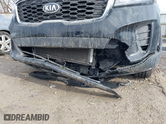 2020 Kia Sorento LX with VIN 5XYPGDA30LG638712, listed as a IAAI auction lot 41640969 with 62,197 mi miles and . Bid and sale history available at carsss.com. Image 6.