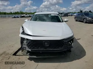 2024 Honda Accord LX z VIN 1HGCY1F25RA026638, wystawiony jako Copart lot #51796095 z przebiegiem 6 516 mil mil oraz Szkoda całkowita • Salvage title. Historia ofert i sprzedaży dostępna na DreamBid. Obrazek 11.