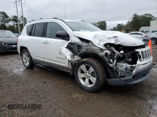 2011 Jeep Compass Latitude with VIN 1J4NT1FB7BD137695, listed as a Copart auction lot 88234495 with 187,059 mi miles and Salvage Title. Bid and sale history available at carsss.com. Image 4.