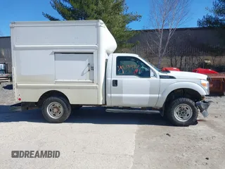 2015 Ford F-250 XL z VIN 1FDBF2B66FEA47593, wystawiony jako IAAI lot #38838987 z przebiegiem 438 340 mil mil oraz . Historia ofert i sprzedaży dostępna na DreamBid. Obrazek 14.