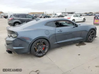 2021 Chevrolet Camaro 2SS with VIN 1G1FH1R79M0134531, listed as a Copart auction lot 42043485 with 17,945 mi miles and Clean Title. Bid and sale history available at carsss.com. Image 3.