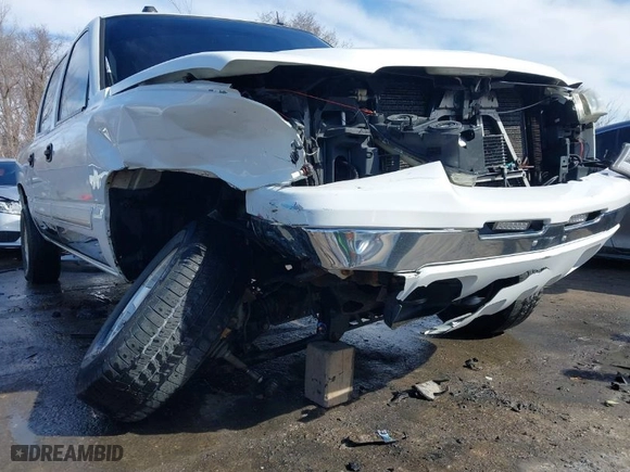 2005 Chevrolet Silverado 1500 LS with VIN 2GCEK13T151233103, listed as a IAAI auction lot 41656738 with 216,008 mi miles. Bid and sale history available at carsss.com. Image 6.