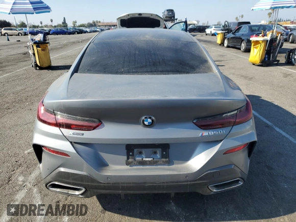 2023 BMW 8 Series M850i z VIN WBAGV8C0XPCK42813, wystawiony jako Copart lot #41823805 z przebiegiem Nie podano mil oraz Szkoda całkowita • Salvage title. Historia ofert i sprzedaży dostępna na DreamBid. Obrazek 6.