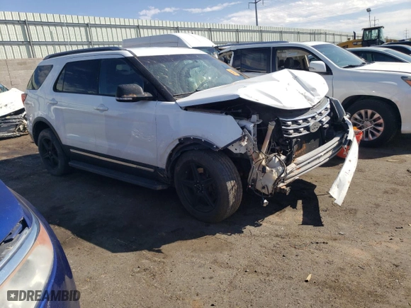 2016 Ford Explorer XLT with VIN 1FM5K8D84GGA98137, listed as a Copart auction lot 71308514 with 151,441 mi miles and Salvage Title. Bid and sale history available at carsss.com. Image 4.