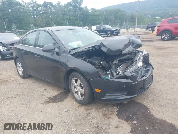 2014 Chevrolet Cruze 1LT z VIN 1G1PC5SB1E7136307, wystawiony jako IAAI lot #42544810 z przebiegiem 113 073 mil mil oraz . Historia ofert i sprzedaży dostępna na DreamBid. Obrazek 1.