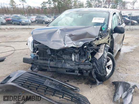 2018 Toyota Sienna with VIN 5TDZZ3DC9JS942579, listed as a IAAI auction lot 41720834 with 132,231 mi miles and . Bid and sale history available at DreamBid. Image 6.