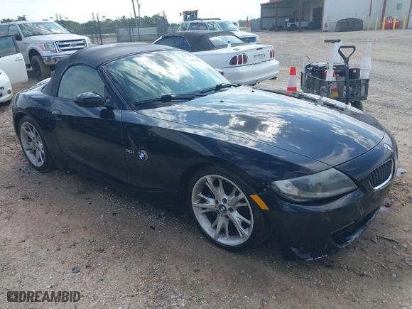 2008 BMW Z4 3.0i with VIN 4USBU33548LW76221, listed as a IAAI auction lot 41979057 with 102,879 mi miles. Bid and sale history available at carsss.com. Image 1.