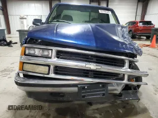 1998 Chevrolet Silverado 1500 with VIN 1GCEK19R1WE147639, listed as a Copart auction lot 55792545 with 193,501 mi miles and Salvage Title. Bid and sale history available at DreamBid. Image 5.