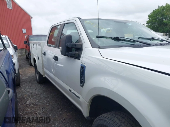 2019 Ford F-350 Platinum with VIN 1FT7W3BTXKEG58288, listed as a IAAI auction lot 42630082 with 161,637 mi miles and . Bid and sale history available at DreamBid. Image 13.