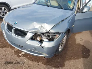 2008 BMW 3 Series 328xi z VIN WBAVC93518K039024, wystawiony jako IAAI lot #41551444 z przebiegiem 175 943 mil mil oraz . Historia ofert i sprzedaży dostępna na DreamBid. Obrazek 6.