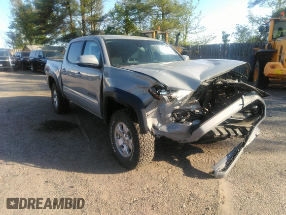 2020 Toyota Tacoma SR5 z VIN 3TMCZ5AN6LM330074, wystawiony jako IAAI lot #41982461 z przebiegiem 43 756 mil mil oraz . Historia ofert i sprzedaży dostępna na DreamBid. Obrazek 1.