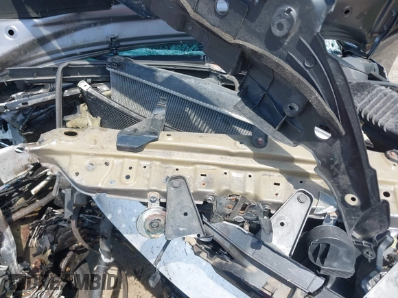 2016 Toyota Highlander XLE z VIN 5TDJKRFH8GS231543, wystawiony jako IAAI lot #42071117 z przebiegiem Nie podano mil oraz . Historia ofert i sprzedaży dostępna na DreamBid. Obrazek 10.