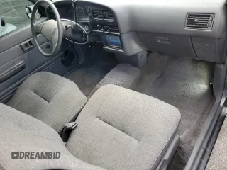 1991 Toyota Pickup с VIN JT4VN93D2M5018924, выставлен на аукционе Copart как лот 48546735 с пробегом 122 273 миль миль и Чистый • Clean title. История ставок и продаж доступна на DreamBid. Изображение 8.