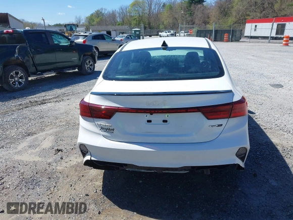 2022 Kia Forte GT-Line with VIN 3KPF54AD9NE502508, listed as a IAAI auction lot 42040553 with 31,652 mi miles and . Bid and sale history available at carsss.com. Image 16.