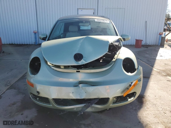 2008 Volkswagen New Beetle Convertible SE with VIN 3VWRG31Y18M406769, listed as a Copart auction lot 44470015 with 98,652 mi miles and Salvage Title. Bid and sale history available at carsss.com. Image 5.