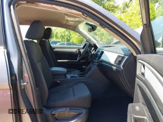 2021 Volkswagen Atlas S с VIN 1V2AP2CA6MC522456, выставлен на аукционе IAAI как лот 42314327 с пробегом 118 207 миль миль и . История ставок и продаж доступна на DreamBid. Изображение 5.