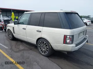 2010 Land Rover Range Rover SC z VIN SALMF1E45AA311624, wystawiony jako IAAI lot #42050138 z przebiegiem 116 651 mil mil oraz . Historia ofert i sprzedaży dostępna na DreamBid. Obrazek 3.