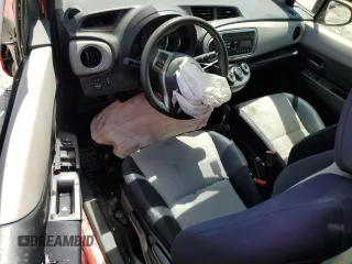 2012 Toyota Yaris L z VIN JTDJTUD36CD518179, wystawiony jako Copart lot #54722225 z przebiegiem 80 122 mil mil oraz Szkoda całkowita • Salvage title. Historia ofert i sprzedaży dostępna na DreamBid. Obrazek 8.