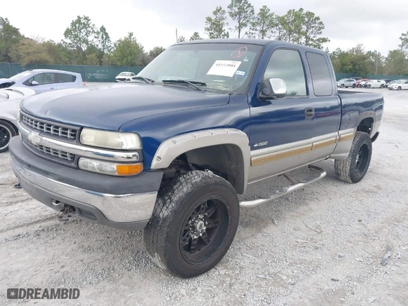 2001 Chevrolet Silverado 1500 LS with VIN 2GCEC19T311396687, listed as a IAAI auction lot 41552808 with 183,040 mi miles. Bid and sale history available at carsss.com. Image 2.